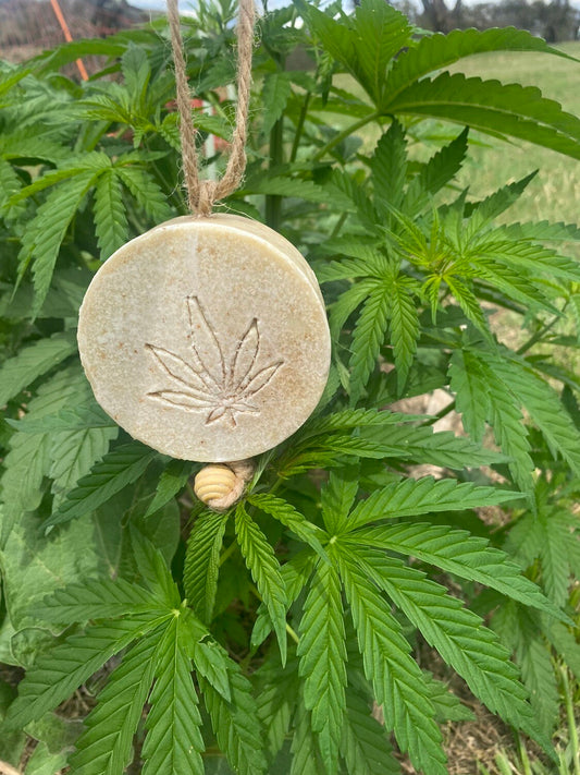 Hemp soap on a rope – natural skincare for sensitive skin